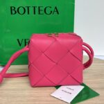 보테가 (징) 카세트 카메라백 핑크 양가죽 701915