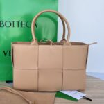 보테가 (징) 미니 토트 베이지 소가죽 652867