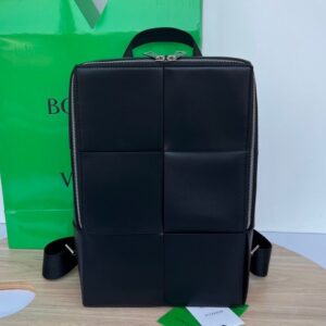 보테가 (징) 신형 사각 편직 백팩 블랙 680092