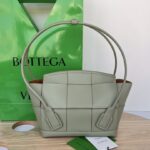 보테가 (징) 아르코 33 핸드백 모던 디자인 라이트 올리브