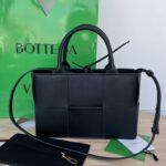 보테가 (징) 미니 토트 블랙 소가죽 709337