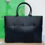 보테가 (징) 대형 토트백 블랙 680165