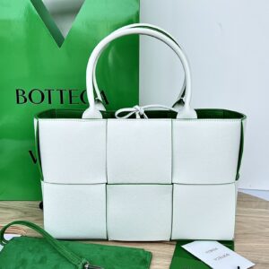 보테가 (징) 아르코 토트 멀티컬러 소가죽 백 화이트 P1080