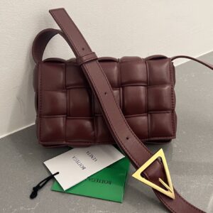 보테가 (징) 카세트 중형 쿠션 백 브라운 717506