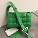 보테가 (징) 카세트 중형 쿠션백 그린 717506