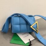 보테가 (징) 패디드 카세트 미니 블루 716648