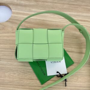 보테가 (징) 미니 카세트 백 그린