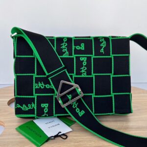 보테가 (징) 크로스백 블랙 그린 680514