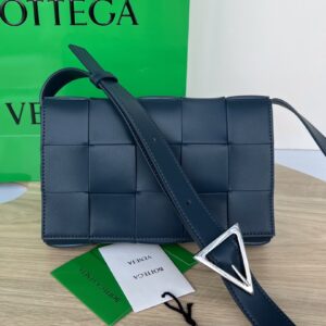 보테가 (징) 카세트 웨이브백 블루 578004