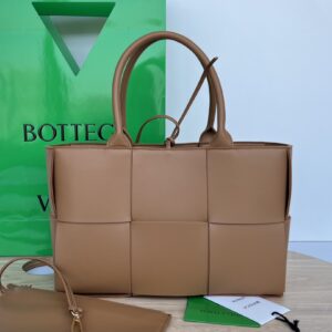 보테가 (징) 미니 토트 백 베이지 652867
