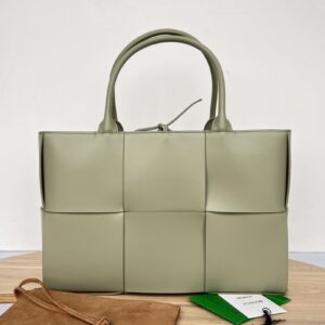 보테가 (징) 아르코 토트백 아이보리 대형 690175