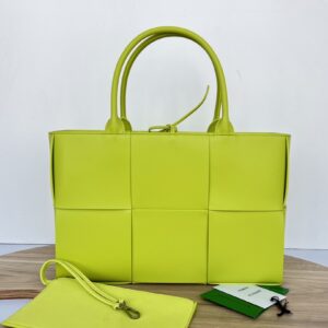 보테가 (징) 아르코 토트백 라임 609175