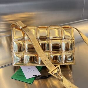 보테가 (징) 클러치백 골드 70094