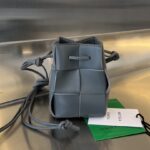 보테가 (징) 미니 백 그레이 680217
