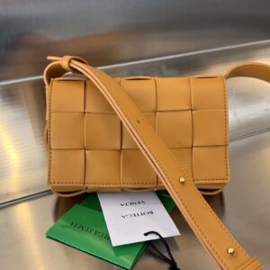 보테가 (징) 카세트 미니 크로스백 노란색 730848