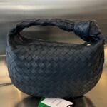 보테가 (징) 조디 중형 블랙 양가죽 백 690225