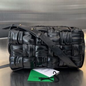 보테가 (징) 크로스백 블랙 717090