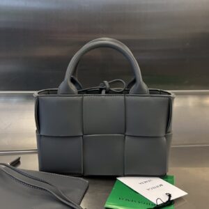 보테가 (징) 캔디 아르코 미니 그레이 양가죽 백 729029