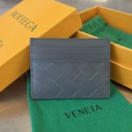 보테가 (징) 신상 편직 카드 지갑 소가죽 그레이 731956