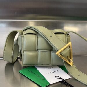 보테가 (징) 패디드 카세트 미니 크로스백 그린 716648