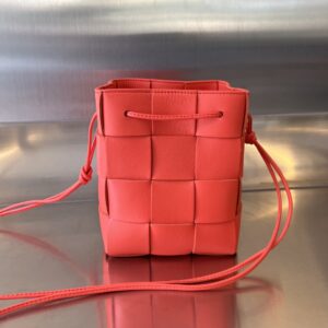 보테가 (징) 대형 양가죽 버킷백 레드 680218