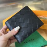 보테가 (징) 중간 너비 편직 단지갑 블랙 605721