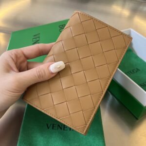 보테가 (징) 패스포트 홀더 브라운 소가죽 629679