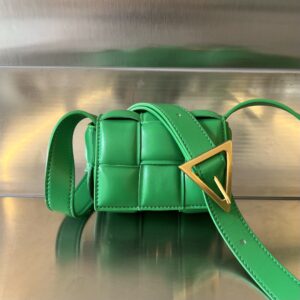 보테가 (징) 패디드 카세트 미니 그린 716648