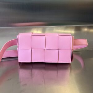 보테가 (징) 더 벨트 카세트 핑크 양가죽 미니백 639367