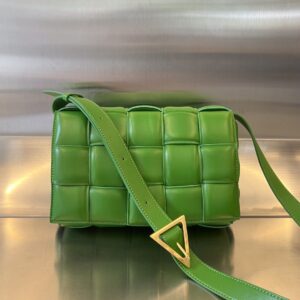 보테가 (징) 카세트 백 미디움 그린 70094