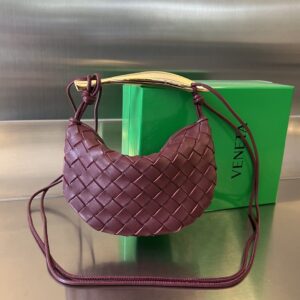 보테가 (징) 미니 샤르딘 블루 금속 손잡이 양가죽 반달백 744267