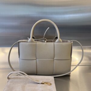 보테가 (징) 미니 토트백 아이보리 709337