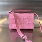 보테가 (징) 캐시트 삼각扣 오일 왁스 소가죽 핑크 667298