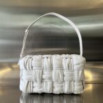 보테가 (징) 2022FW 시즌 손잡이 가방 고급 유광 소가죽 백색 717090