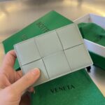 보테가 (징) 대형 체크 카드 지갑 소가죽 그린 649597