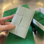 보테가 (징) 대형 체크 카드 지갑 소가죽 그린 649602