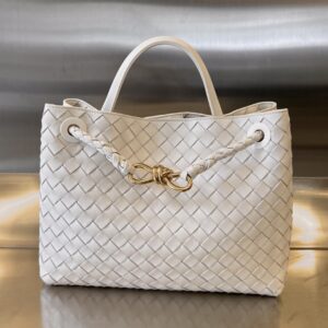 보테가 (징) 안디아모 손가방 클래식 내추럴 나파 양가죽 백 아이보리 743572