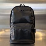 보테가 (징) 주름 오일 왁스 가죽 백팩 블랙 731194