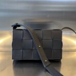 보테가 (징) 카세트 웨이브백 블랙