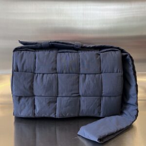 보테가 (징) 카세트 대형 네이비 나일론 백 70529