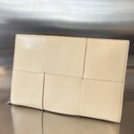 보테가 (징) 대형 편직 단일 지퍼 손잡이 백 크림 680169