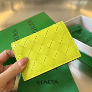 보테가 베네타 (징) 명함 지갑 고급스러운 편직 소가죽 연두색 605720