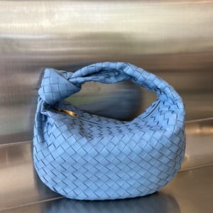 보테가 (징) 조디 미디움 하늘색 양가죽 백 690225