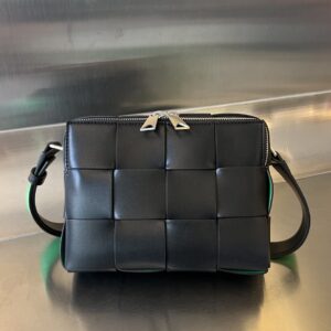 보테가 (징) 남성 카메라백 블랙 730027