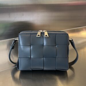 보테가 (징) 남성 카메라백 블루 730027