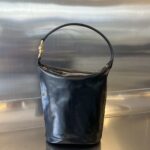 보테가 (징) 호보 넛 숄더백 블랙 730965