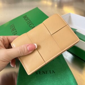 보테가 (징) 대형 편직 명함 지갑 아이보리 651396