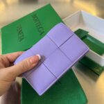 보테가 (징) 대형 편직 명함 지갑 라벤더 651396