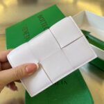 보테가 (징) 대형 편직 명함 지갑 화이트 651396