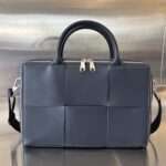 보테가 (징) 남성 공문백 클래식 대편직 소가죽 블랙 680120